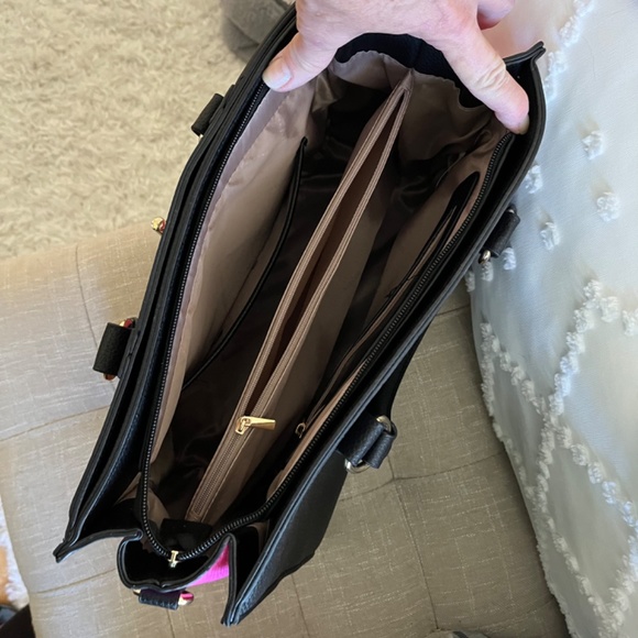 Large women’s handbag and clutch - Picture 4 of 4